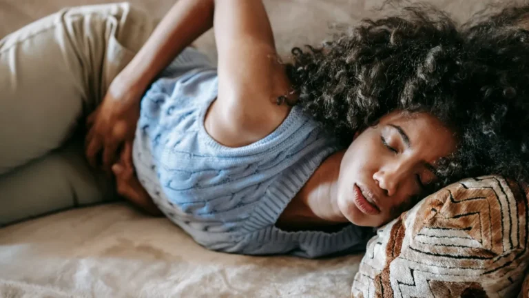 Remédio para Cólica Menstrual nos EUA: O Que Você Precisa Saber